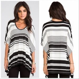 BCBG striped poncho black and white xs/s